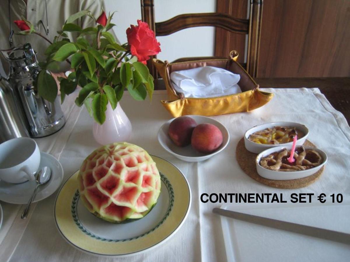 B&B Casa Certosa Siena Bagian luar foto